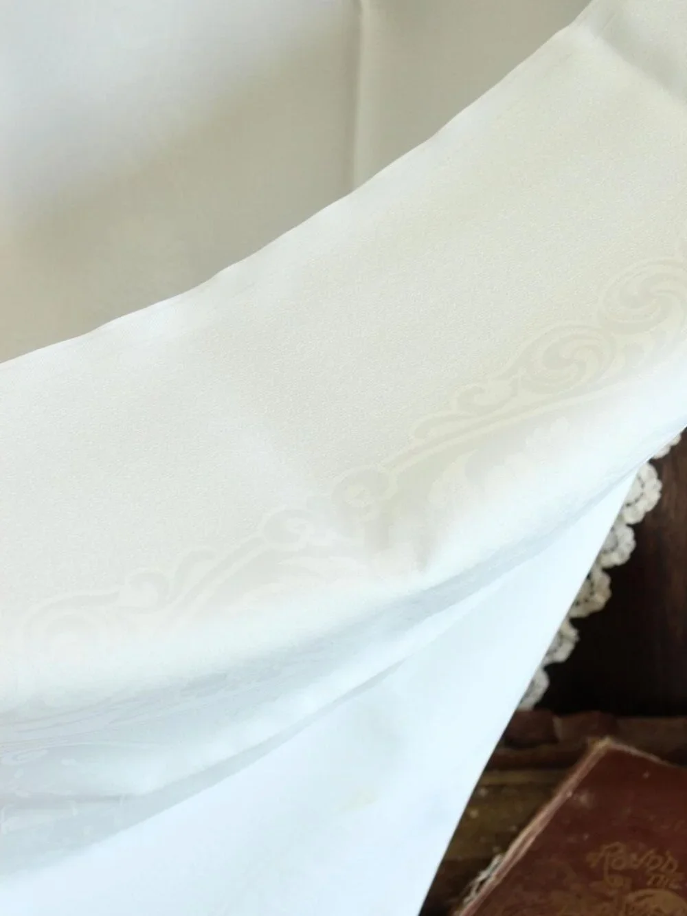 Vintage 1980s 1990s Tablecloth, English White Damask Rectangular, 53